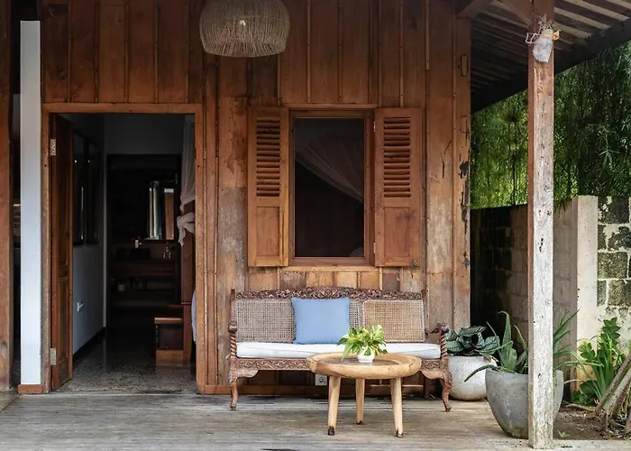 The Padang Pool Sleeps 7 Located In Jungle 5 Mins From Uluwatu's Famous Beaches