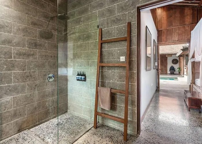 Villa The Padang Pool Sleeps 7 Located In Jungle 5 Mins From Uluwatu's Famous Beaches