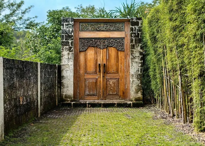 The Padang Pool Sleeps 7 Located In Jungle 5 Mins From Uluwatu's Famous Beaches Villa Uluwatu (Bali)