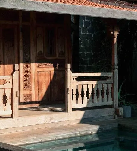 Villa The Padang Pool Sleeps 7 Located In Jungle 5 Mins From Uluwatu's Famous Beaches