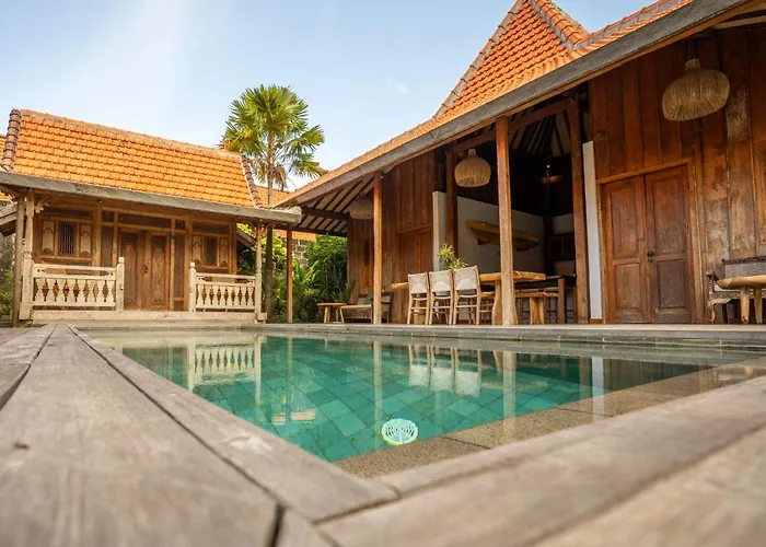 The Padang Pool Sleeps 7 Located In Jungle 5 Mins From Uluwatu's Famous Beaches *