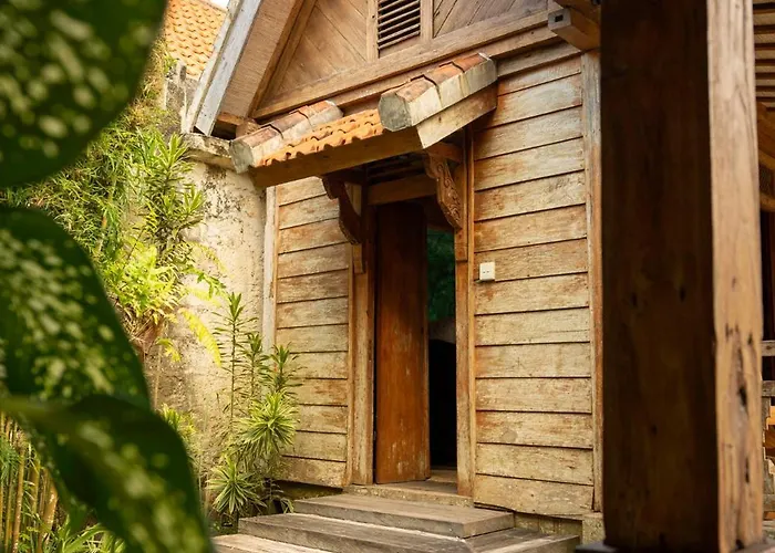 The Padang Pool Sleeps 7 Located In Jungle 5 Mins From Uluwatu's Famous Beaches