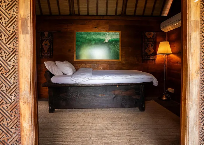 The Padang Pool Sleeps 7 Located In Jungle 5 Mins From Uluwatu's Famous Beaches *