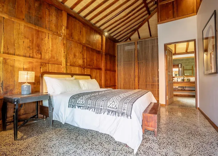 The Padang Pool Sleeps 7 Located In Jungle 5 Mins From Uluwatu's Famous Beaches Villa