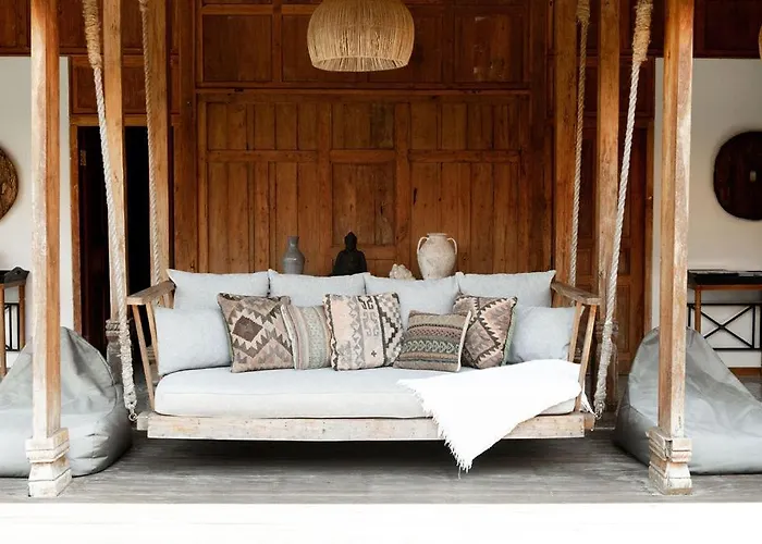 The Padang Pool Sleeps 7 Located In Jungle 5 Mins From Uluwatu's Famous Beaches *
