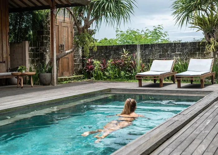 The Padang Pool Sleeps 7 Located In Jungle 5 Mins From Uluwatu's Famous Beaches Villa *